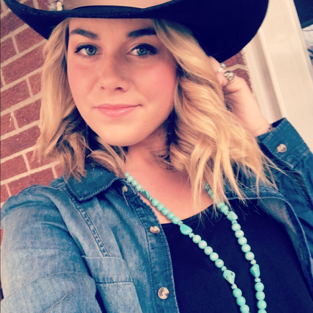 Meet your Posher, Joeleigh